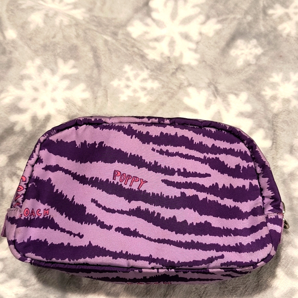 Coach Poppy Cosmetic Case, EUC, 8" x 4.5" x 3", Washable fabric